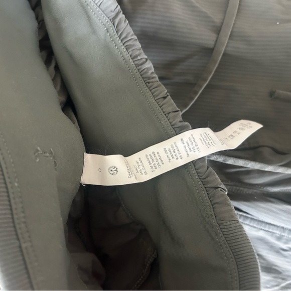LuluLemon joggers! Like new. - Picture 4 of 4
